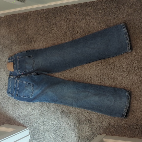 Juniors size 9 Levi's slim fit boot cut flared jeans - Picture 2 of 4